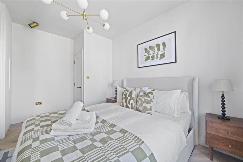 2 bedroom flat, Taunton Place, London NW1 - Available