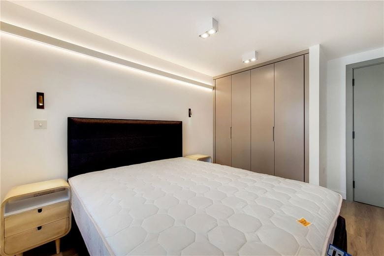  bedroom flat, James Street, Marylebone W1U