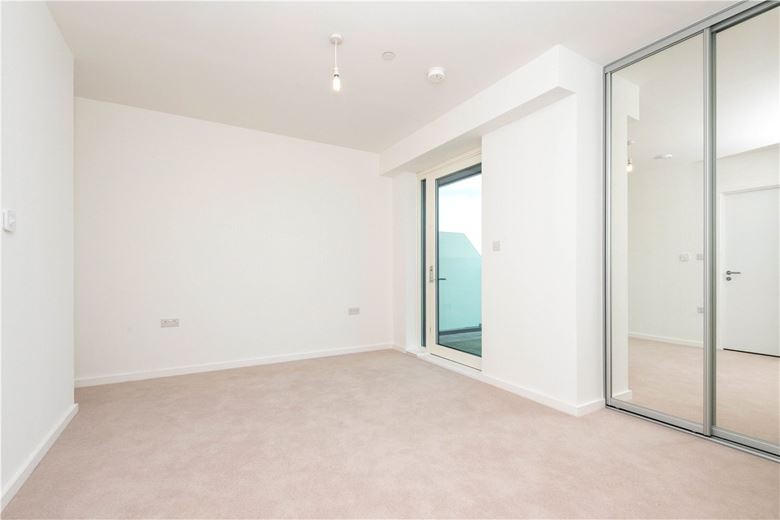 3 bedroom flat, Heartwell Avenue, London E16