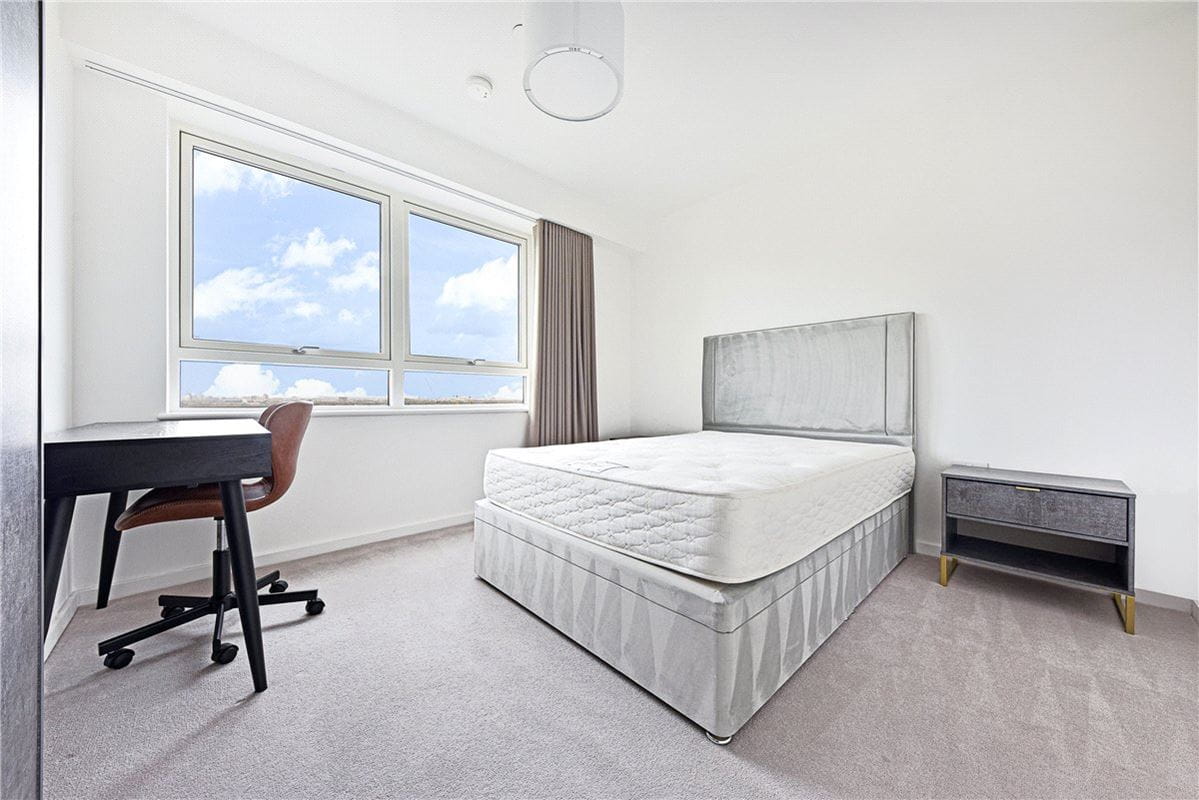 2 bedroom flat, Heartwell Avenue, London E16