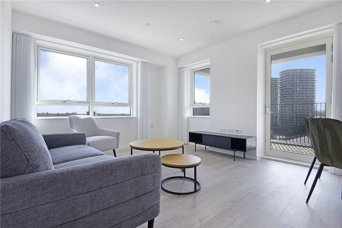 2 bedroom flat, Heartwell Avenue, London E16