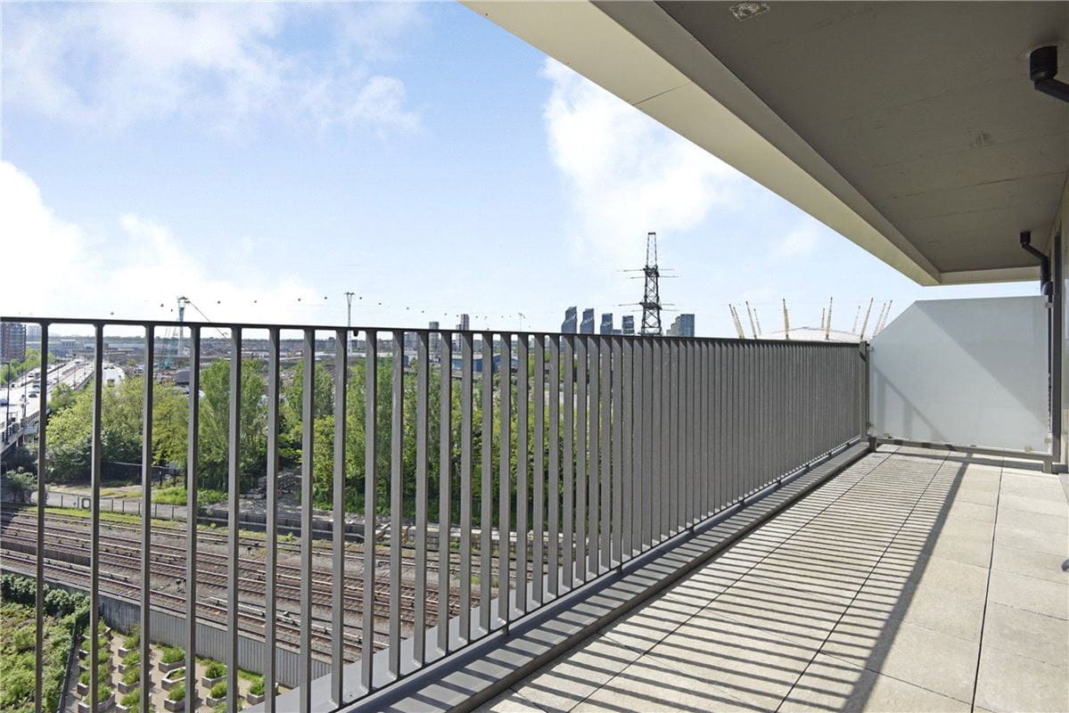 2 bedroom flat, Heartwell Avenue, London E16