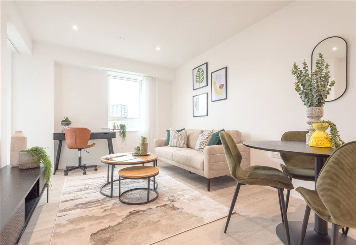 2 bedroom flat, Heartwell Avenue, London E16 - Let Agreed