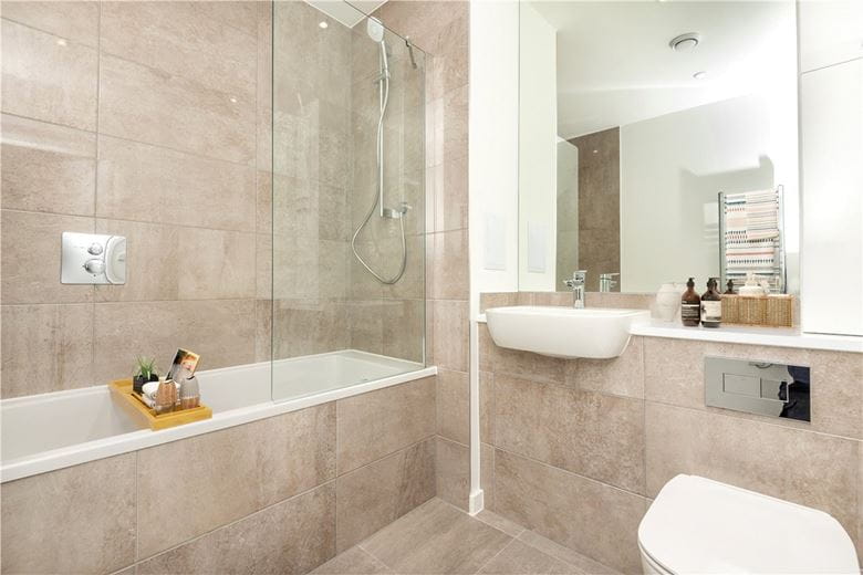 1 bedroom flat, Heartwell Avenue, London E16