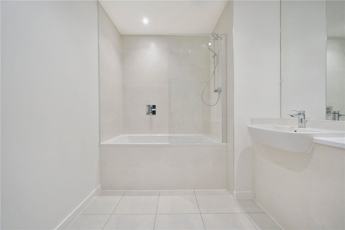 1 bedroom flat, Heartwell Avenue, London E16