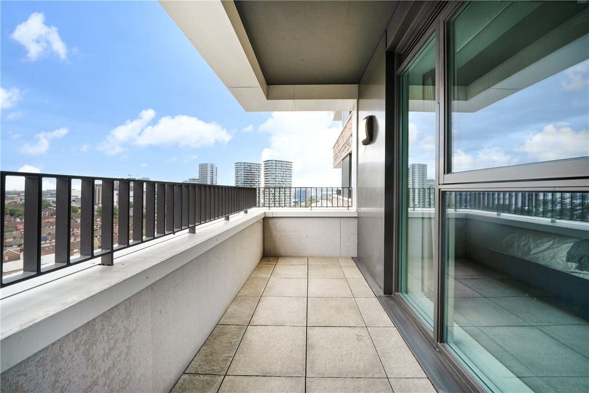 1 bedroom flat, Heartwell Avenue, London E16