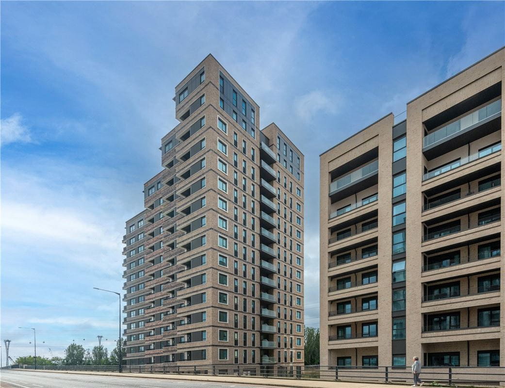 2 bedroom flat, Heartwell Avenue, London E16