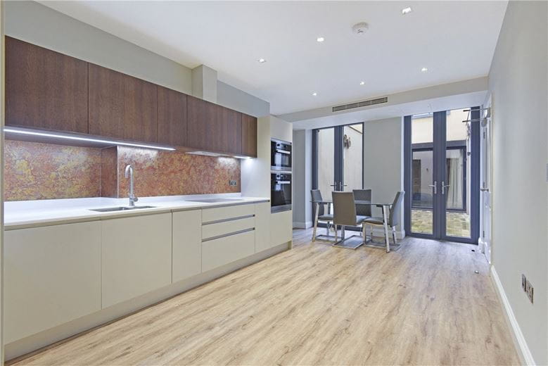 3 bedroom flat, Portland Place, Marylebone W1B - Available