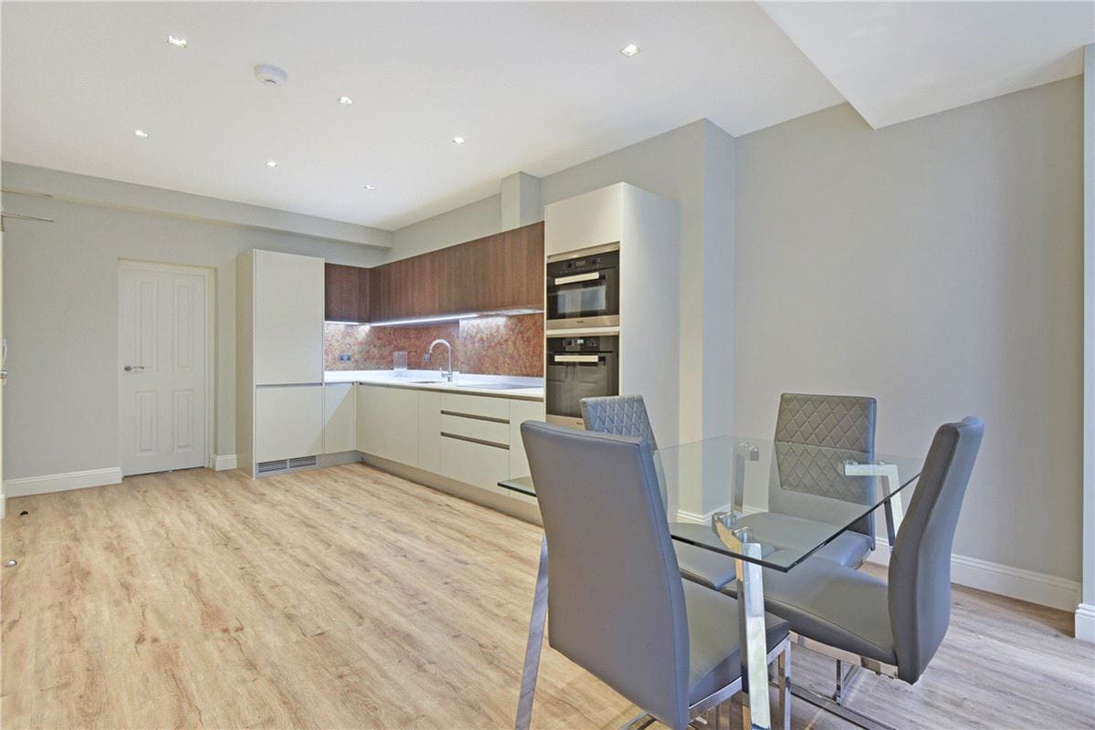 3 bedroom flat, Portland Place, Marylebone W1B - Available