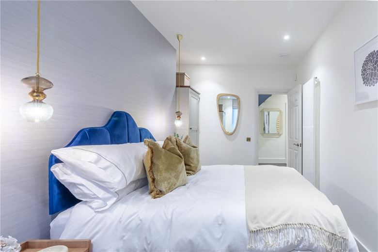 3 bedroom maisonette, Wimpole Street, London W1G - Available