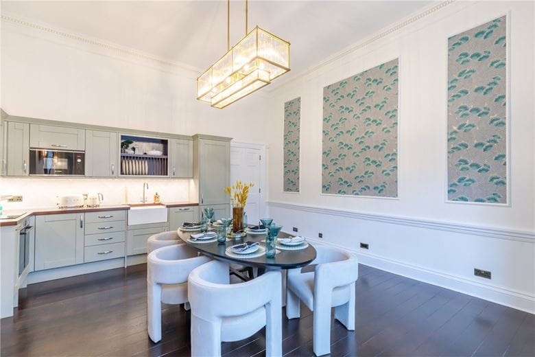 3 bedroom maisonette, Wimpole Street, London W1G - Available