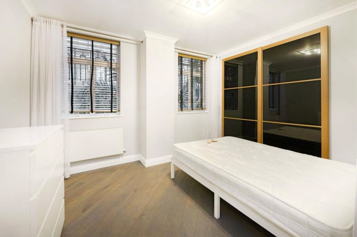 3 bedroom flat, Montagu Square, London W1H - Available