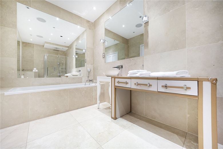 8 bedroom house, Devonshire Place, London W1G - Available