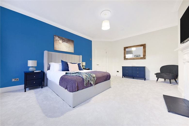4 bedroom flat, Harley Street, Marylebone W1G - Available