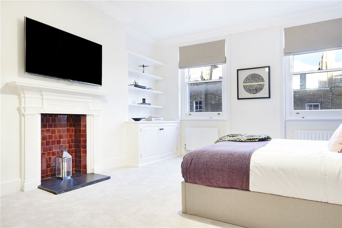 4 bedroom flat, Harley Street, Marylebone W1G - Available