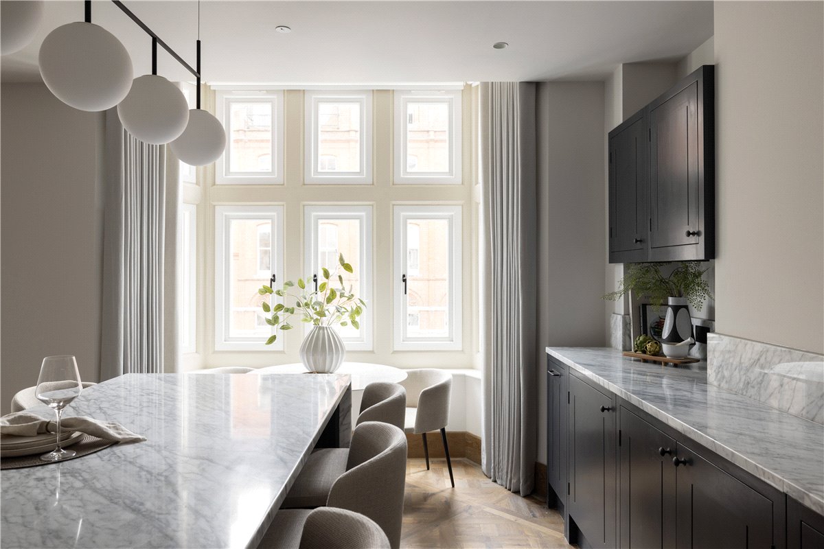 2 bedroom flat, Wigmore Street, London W1U