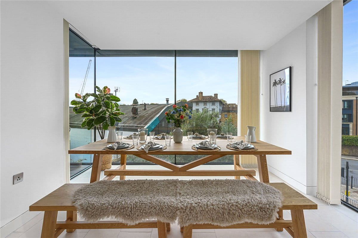 3 bedroom flat, Latitude House, Oval Road NW1 - Available