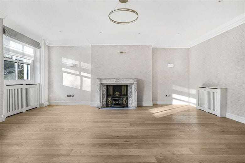 2 bedroom flat, Portland Place, London W1B - Available