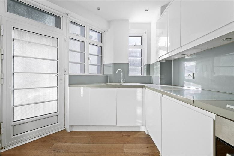 3 bedroom flat, Stourcliffe Street, London W1H - Available