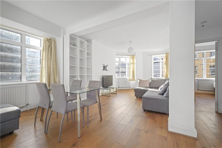 3 bedroom flat, Stourcliffe Street, London W1H - Available