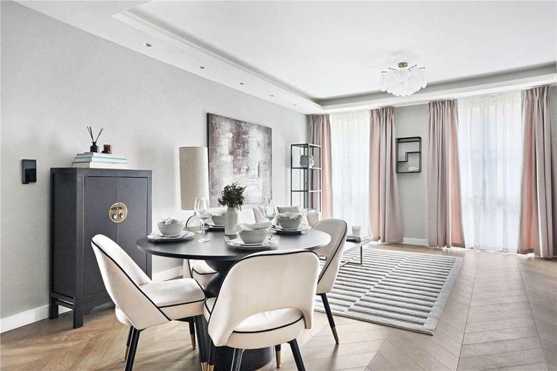 2 bedroom flat, Cleveland Street, Fitzrovia W1T - Available