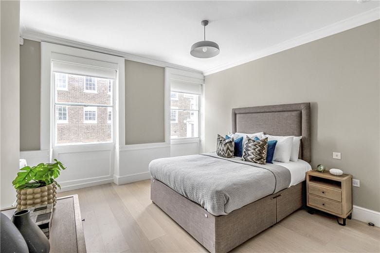 2 bedroom flat, Welbeck Street, Marylebone W1G - Available