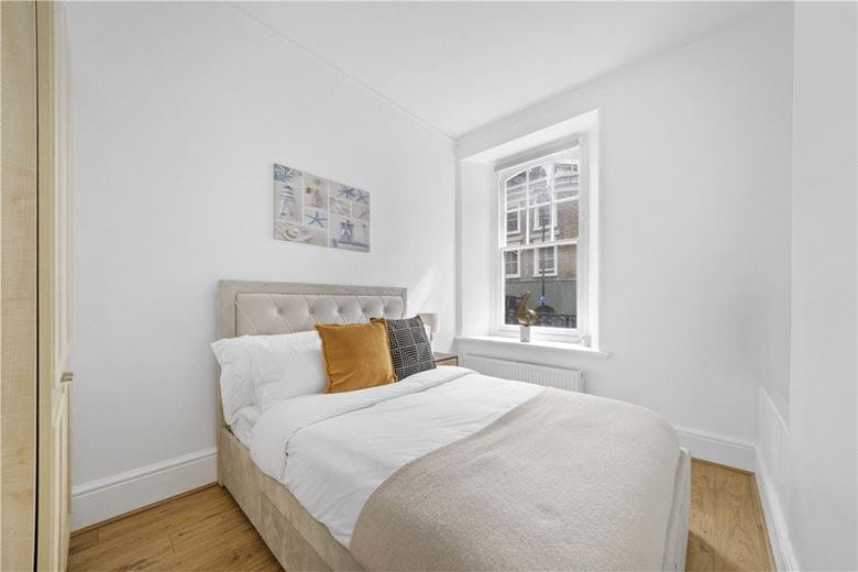 2 bedroom flat, Wells Street,, London W1T - Available