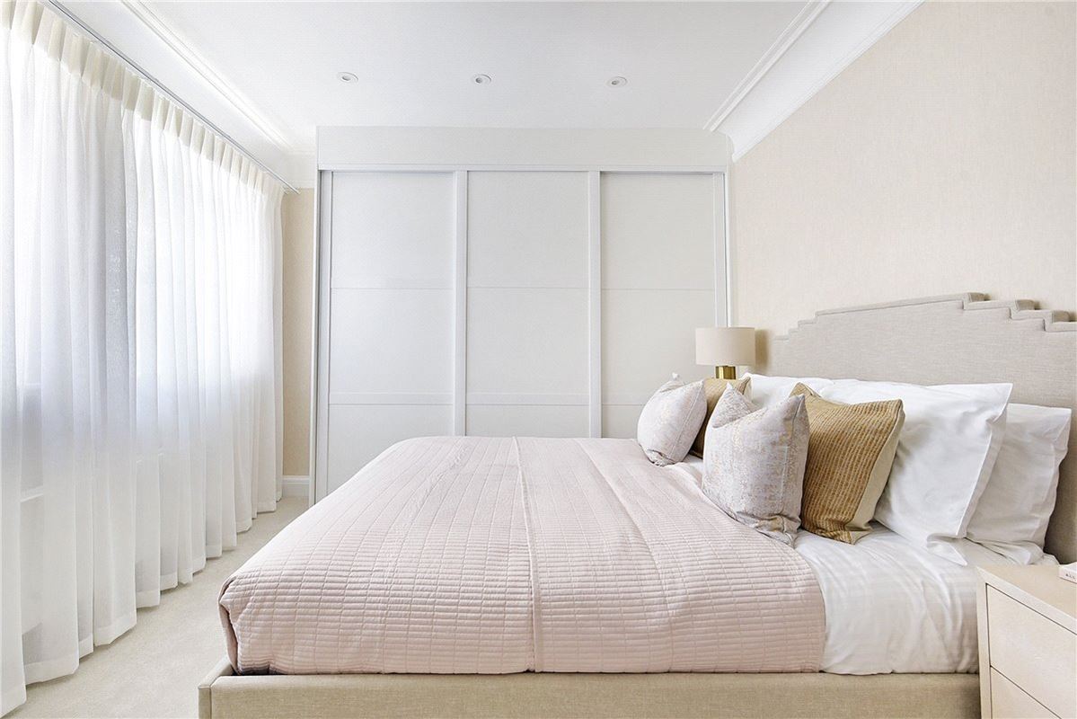 2 bedroom maisonette, Wheatley Street, London W1G - Available