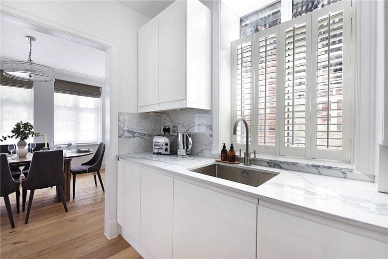 2 bedroom maisonette, Wheatley Street, London W1G - Available