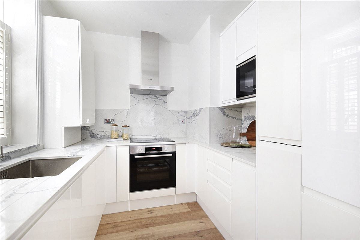 2 bedroom maisonette, Wheatley Street, London W1G - Available