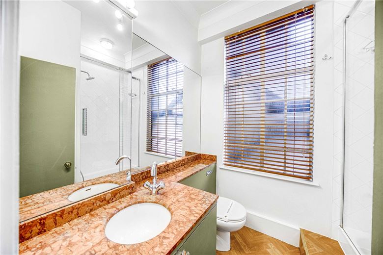  bedroom flat, Hallam Street, London W1W - Available