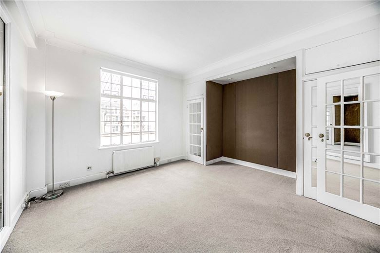  bedroom flat, Hallam Street, London W1W - Available