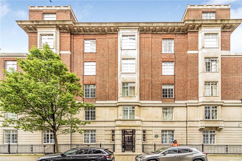  bedroom flat, Hallam Street, London W1W - Available