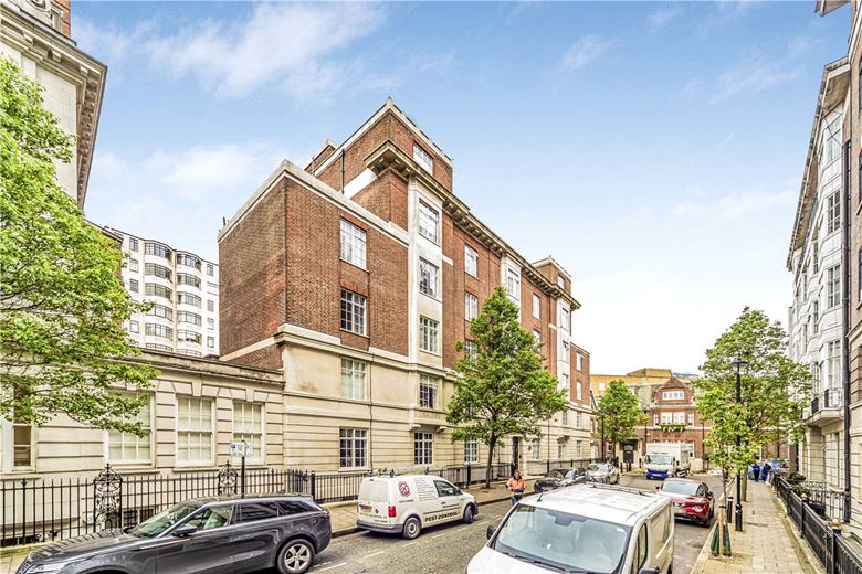  bedroom flat, Hallam Street, London W1W - Available
