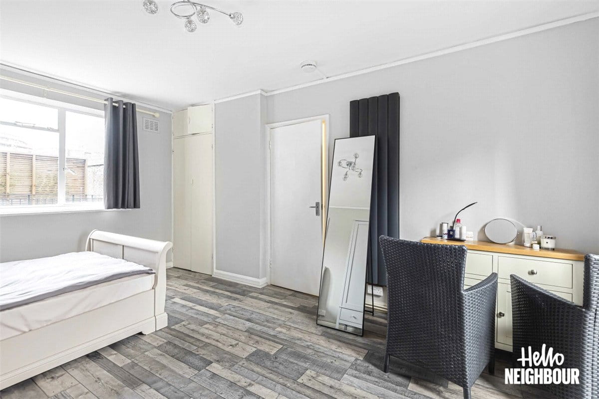  bedroom flat, Gloucester Place, London NW1