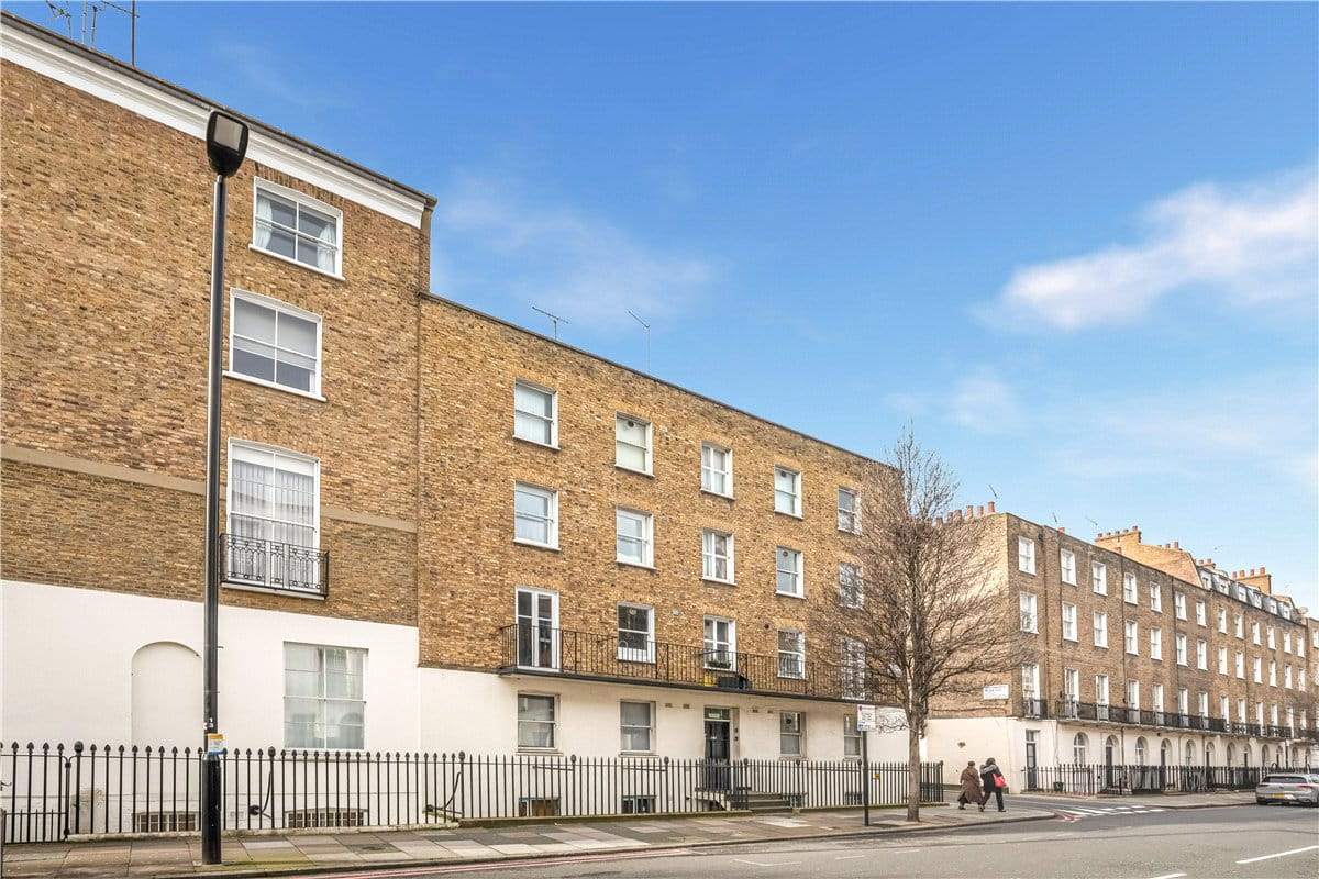  bedroom flat, Gloucester Place, London NW1