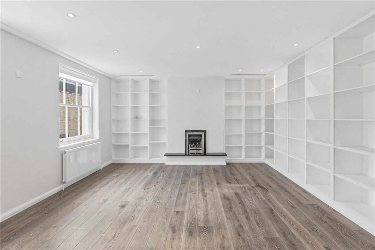 1 bedroom flat, Devonshire Place Mews, London W1G - Available