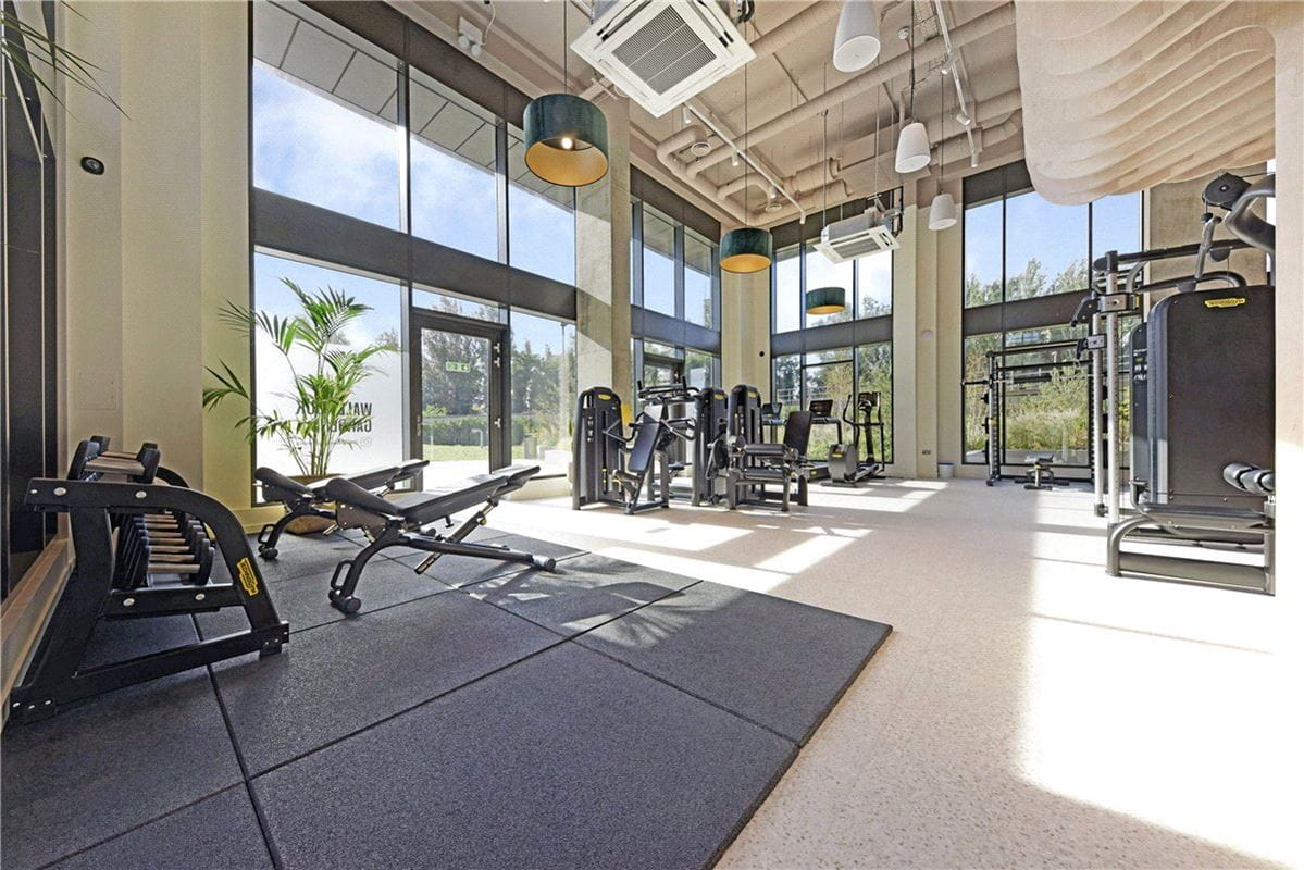 2 bedroom flat, Heartwell Avenue, London E16 - Available