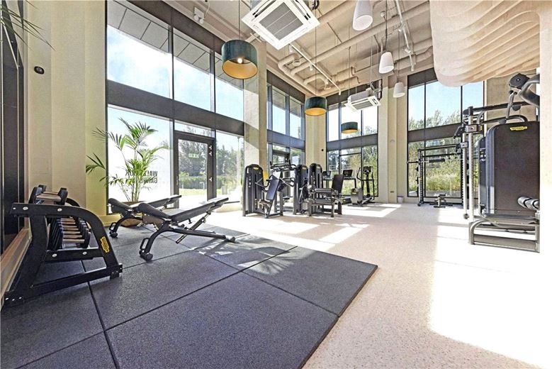 2 bedroom flat, Heartwell Avenue, London E16 - Available