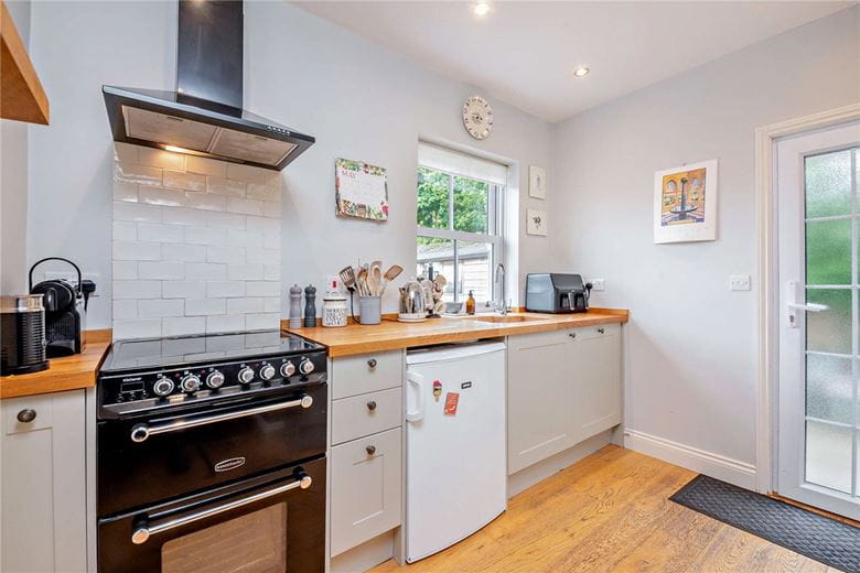3 bedroom house, Inkpen Road, Kintbury RG17 - Available