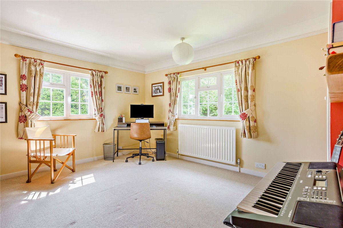 5 bedroom house, Belmont, Woodspeen RG20 - Sold