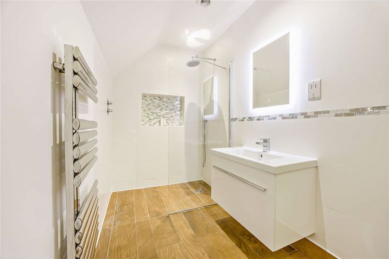 5 bedroom house, Belmont, Woodspeen RG20 - Sold