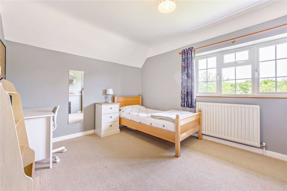 5 bedroom house, Belmont, Woodspeen RG20 - Sold