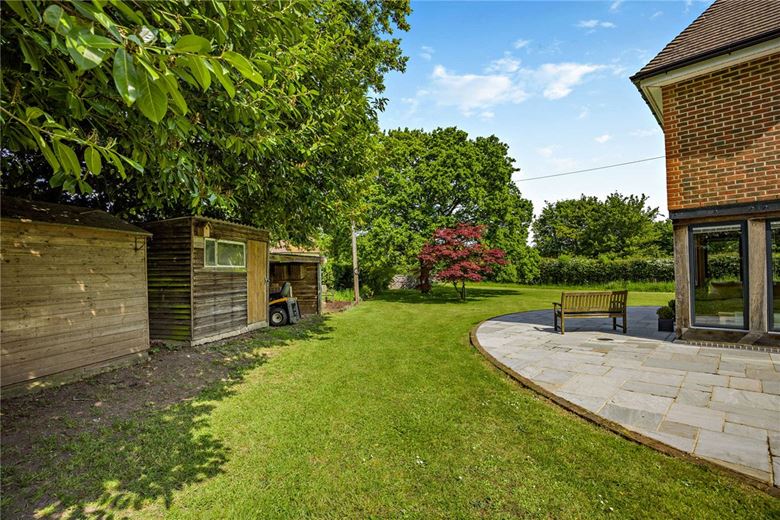 5 bedroom house, Belmont, Woodspeen RG20 - Sold