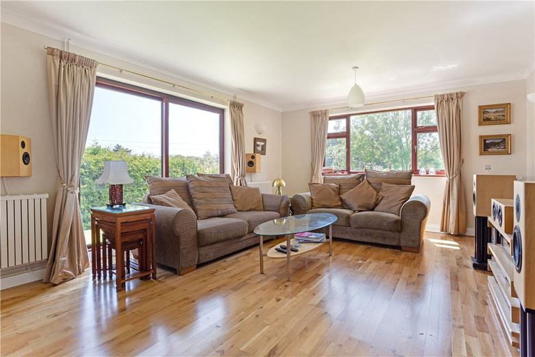 4 bedroom bungalow, Bucklebury Alley, Cold Ash RG18 - Available
