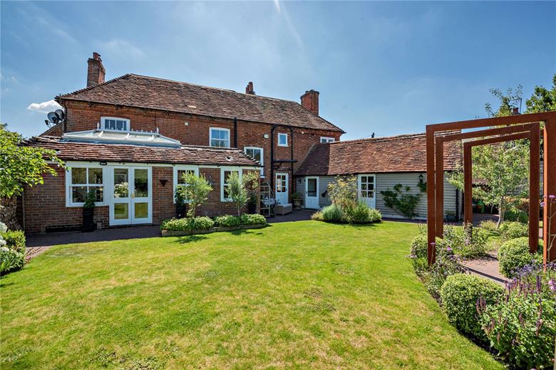 5 bedroom house, High Street, Chieveley RG20 - Sold STC