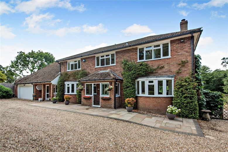 4 bedroom house, Crookham Common Road, Crookham Common RG19 - Available