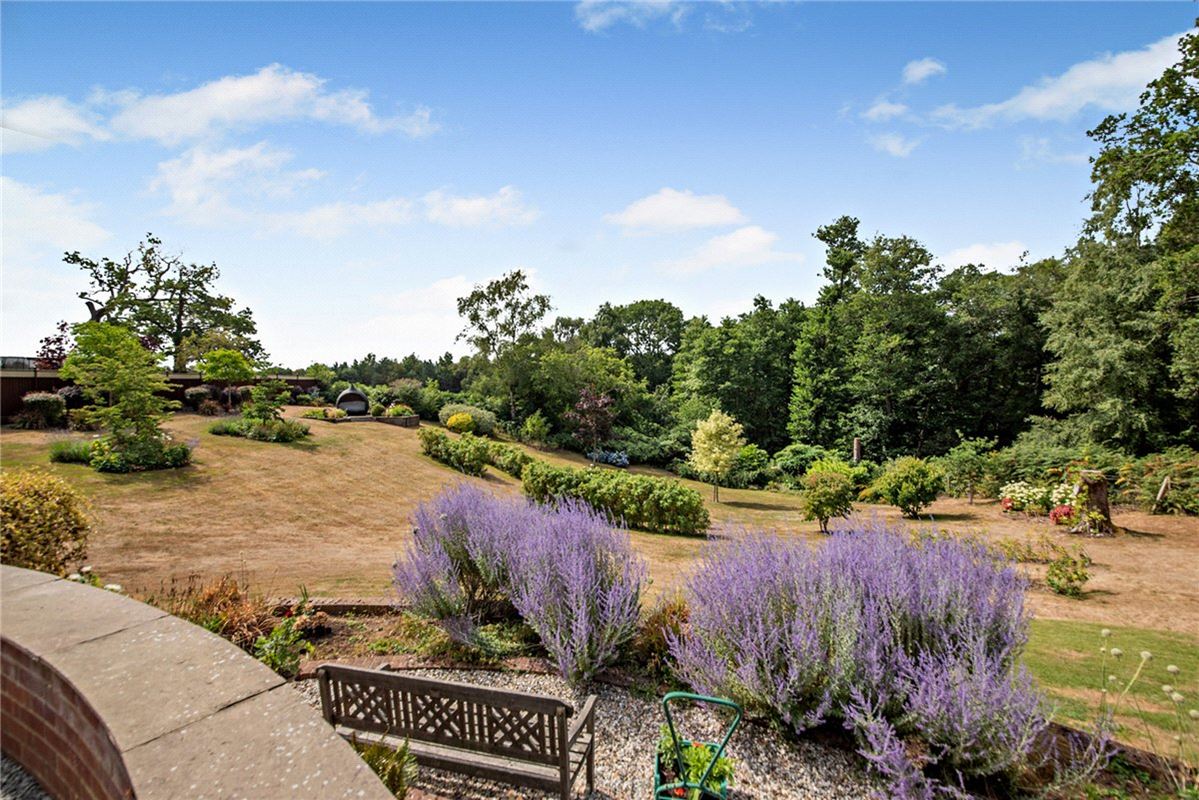 4 bedroom house, Crookham Common Road, Crookham Common RG19 - Available