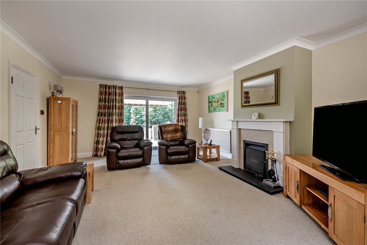 4 bedroom house, Crookham Common Road, Crookham Common RG19 - Available