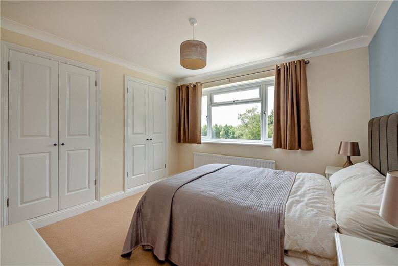 4 bedroom house, Crookham Common Road, Crookham Common RG19 - Available